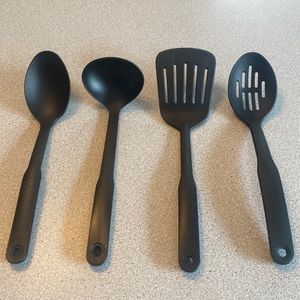 Set of 4 Kitchen Utensils!